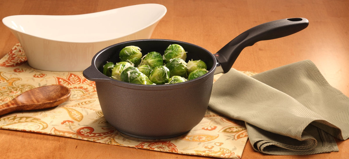 Swiss Diamond 7" 2.2 Quart Saucepan HD Nonstick Diamond Coated Aluminum Saucepan
