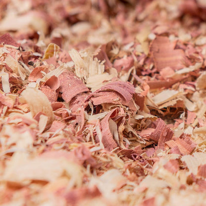 PETSPICK Red Cedar Pet Bedding for Dogs and Horses, 24L | Red cedar bedding provides a natural layer for dogs, horses, stalls, kennels and animal areas; 24 L package.
